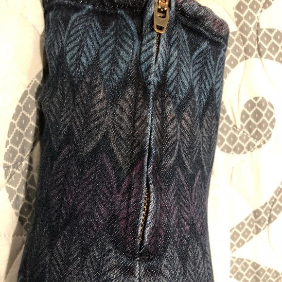 American Eagle Jegging with feather design - Picture 6 of 7